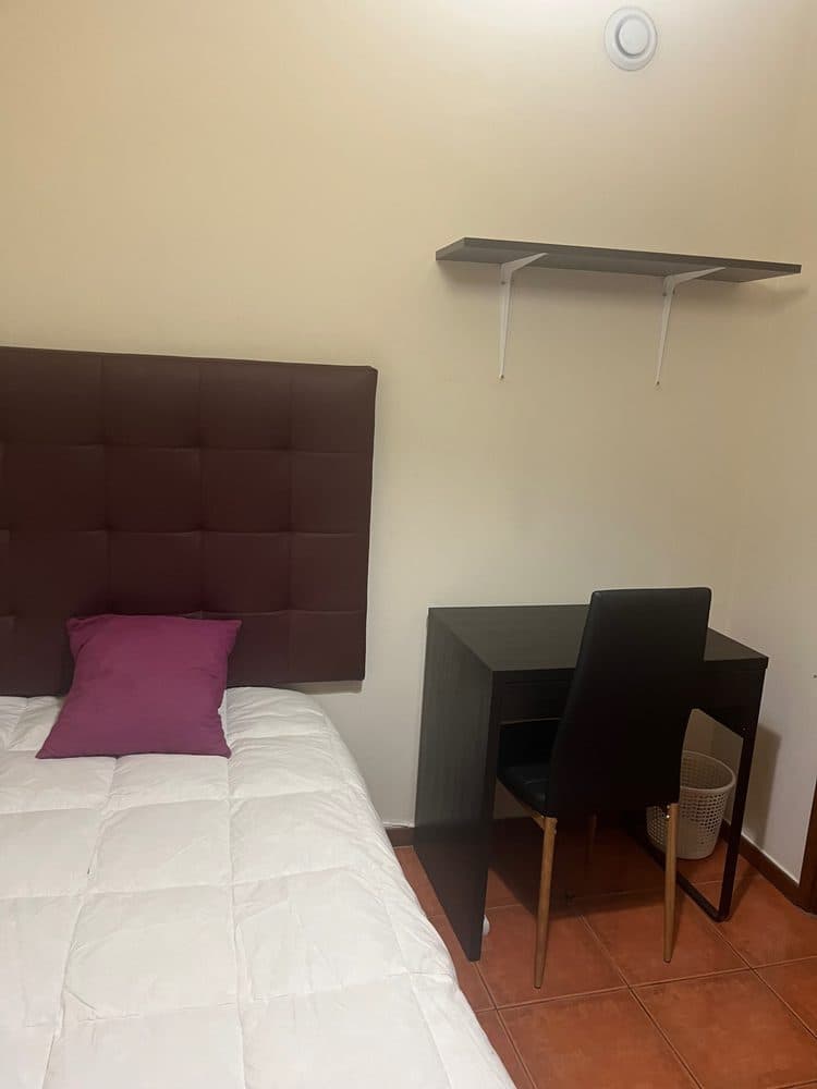 Quarto mobilado para estudantes perto do Metro Marquês — imagem 1