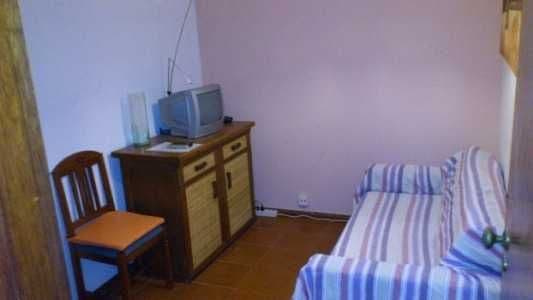 Quarto individual mobilado em apartamento de estudantes