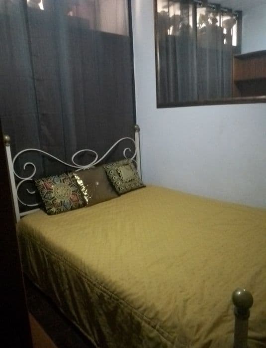Quarto individual próximo da estação do Cacém