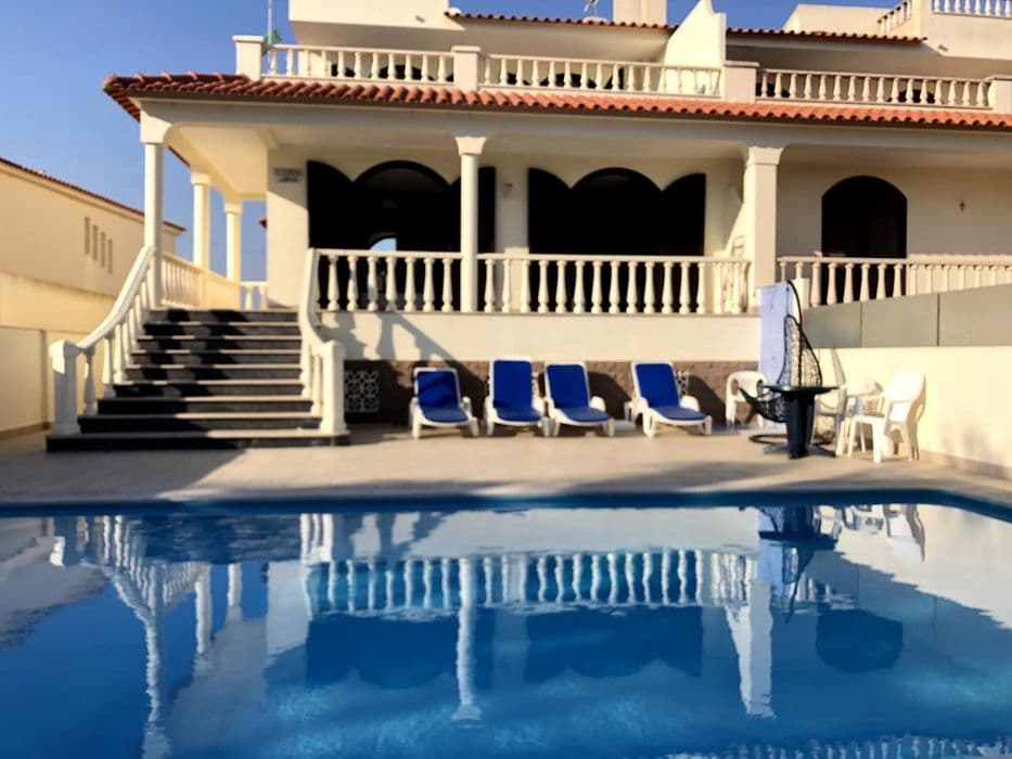 T2 mobilado com piscina e barbecue em Alvor