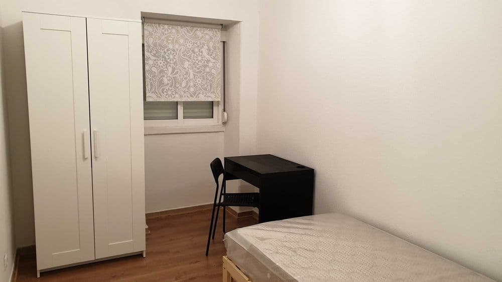 Quarto para não fumador no centro de Santa Iria