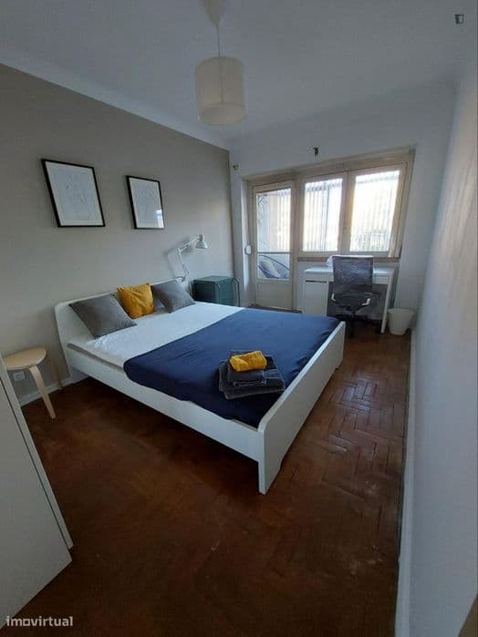 Quarto na Pontinha em casa partilhada