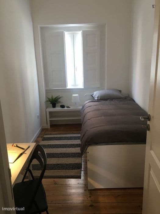 Quarto na Pontinha em casa partilhada