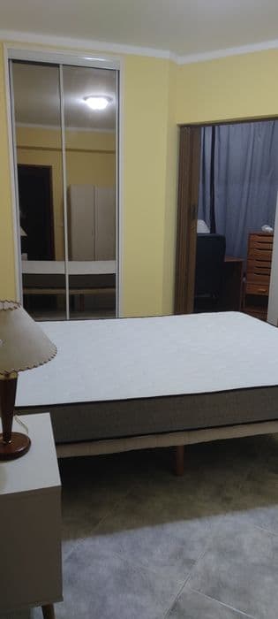 Quarto mobilado em apartamento partilhado em Faro