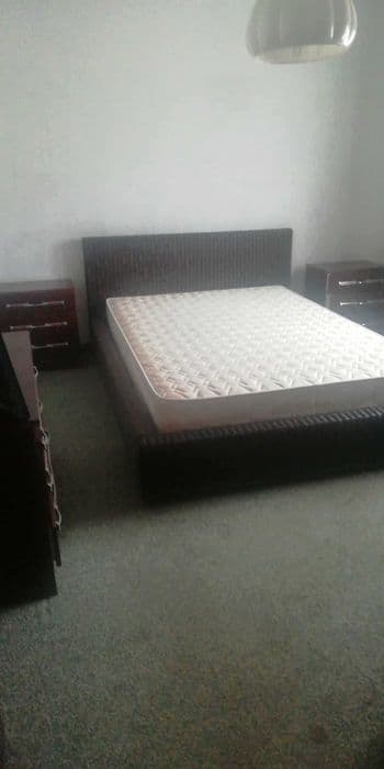 Quarto mobilado em moradia em São João da Talha