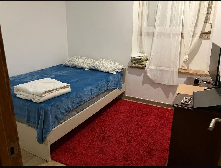 Quarto para casal em Queluz-Belas