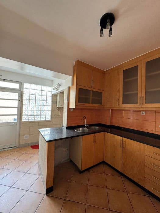 T3 no rés-do-chão com garagem