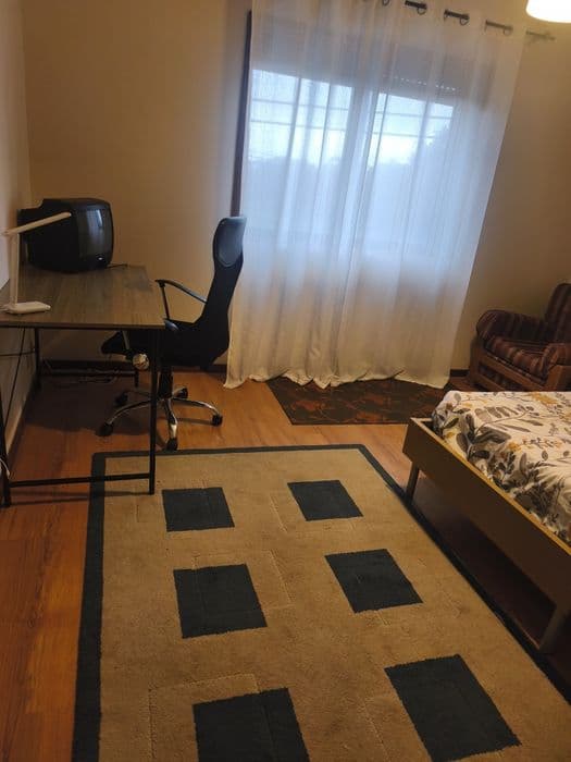 Quarto mobilado em Pedrouços