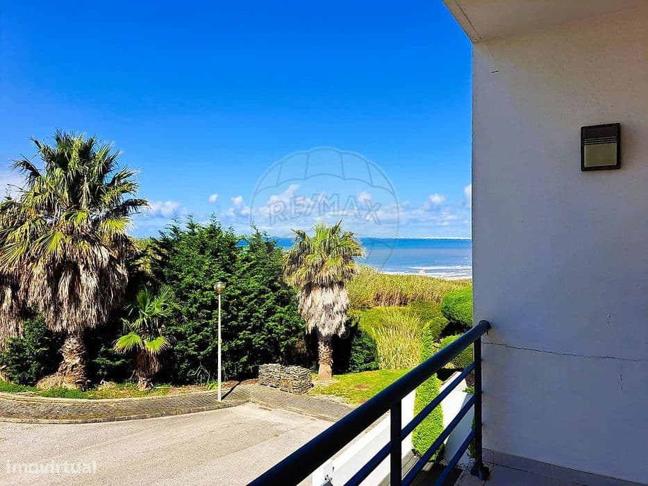 Moradia T3 na Areia Branca com vista mar