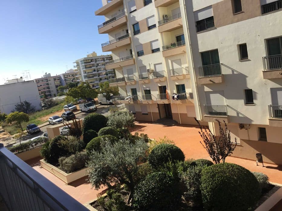 T2 mobilado com garagem perto do hospital de Faro