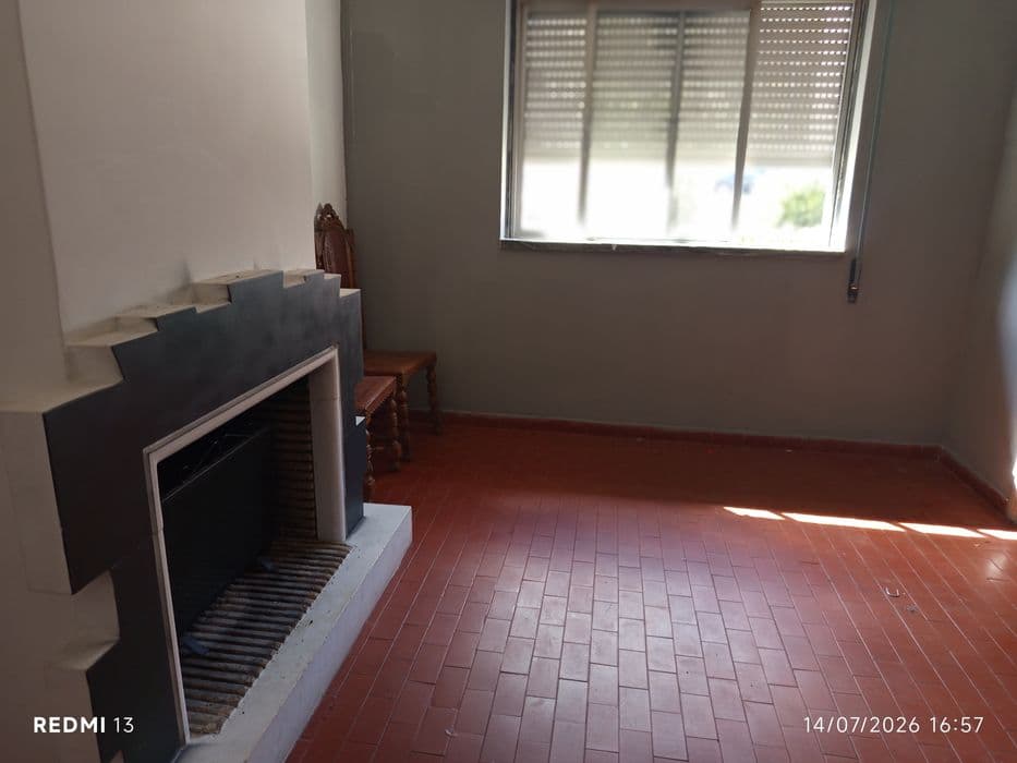 T3 renovado com pátio em Canhoso