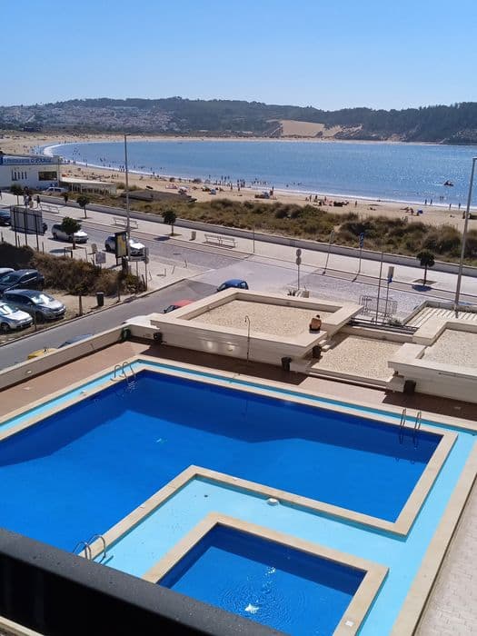 T2 na baía com piscina e garagem