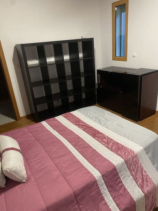 Quarto individual em vivenda em Odivelas