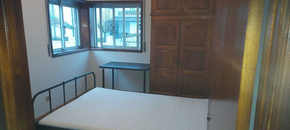 Quarto individual perto do metro em Custóias