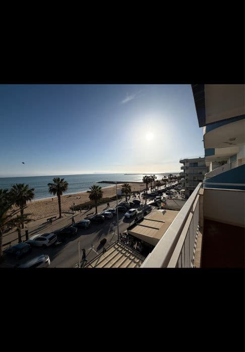 T2 mobilado com varanda e vista mar em Quarteira