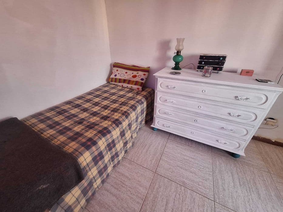 Quarto junto da estação de Mem Martins