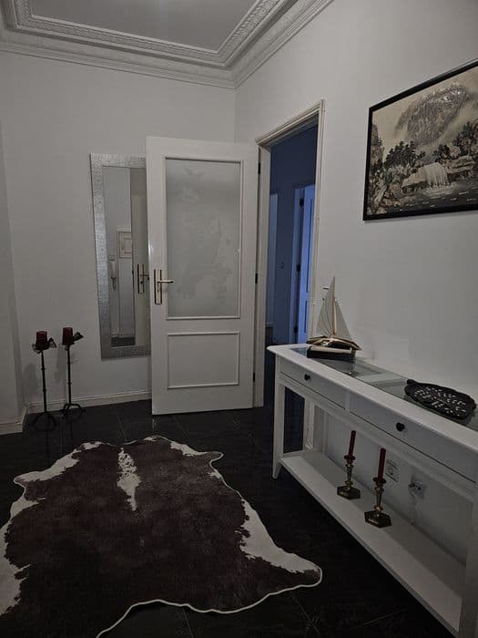 Quartos mobilados na Venda Nova