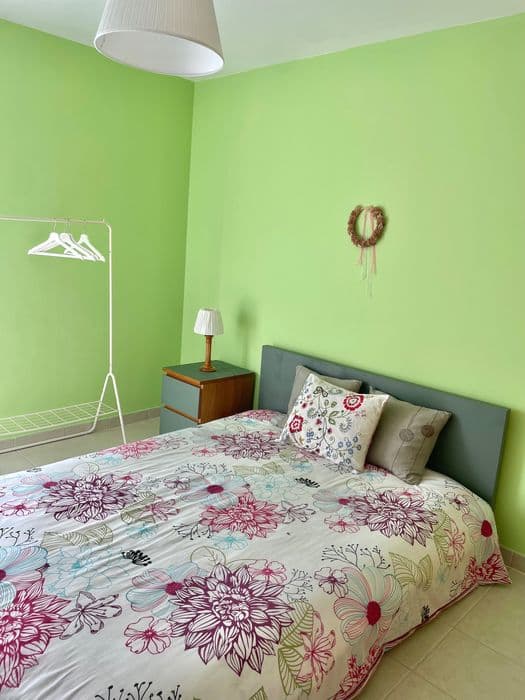 Quarto mobilado com despesas na Ladeira do Vau
