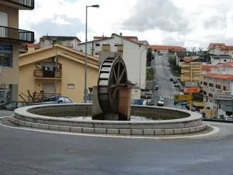 T2 mobilado com estacionamento em Seia — imagem 1