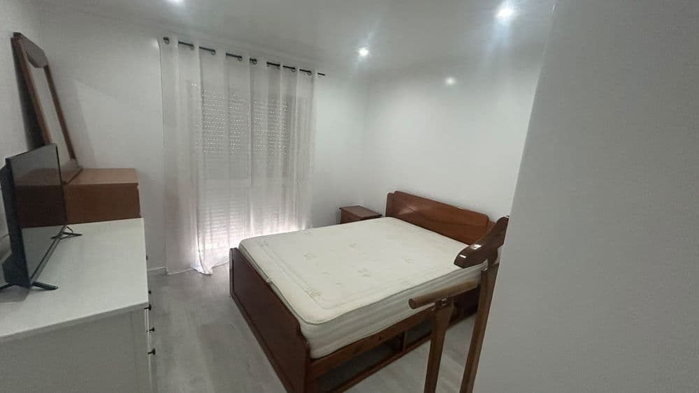Quarto de casal próximo da estação