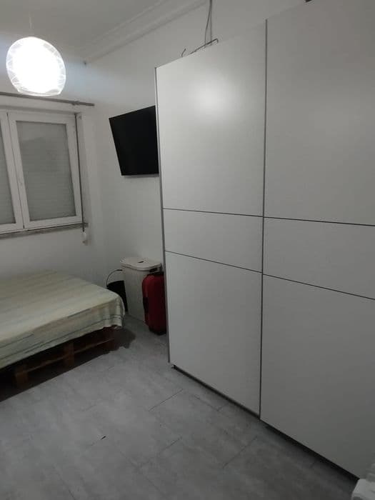 Quarto individual com TV e despesas incluídas