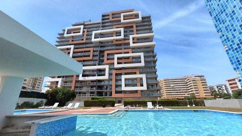 T2 com piscina e garagem na Praia da Rocha