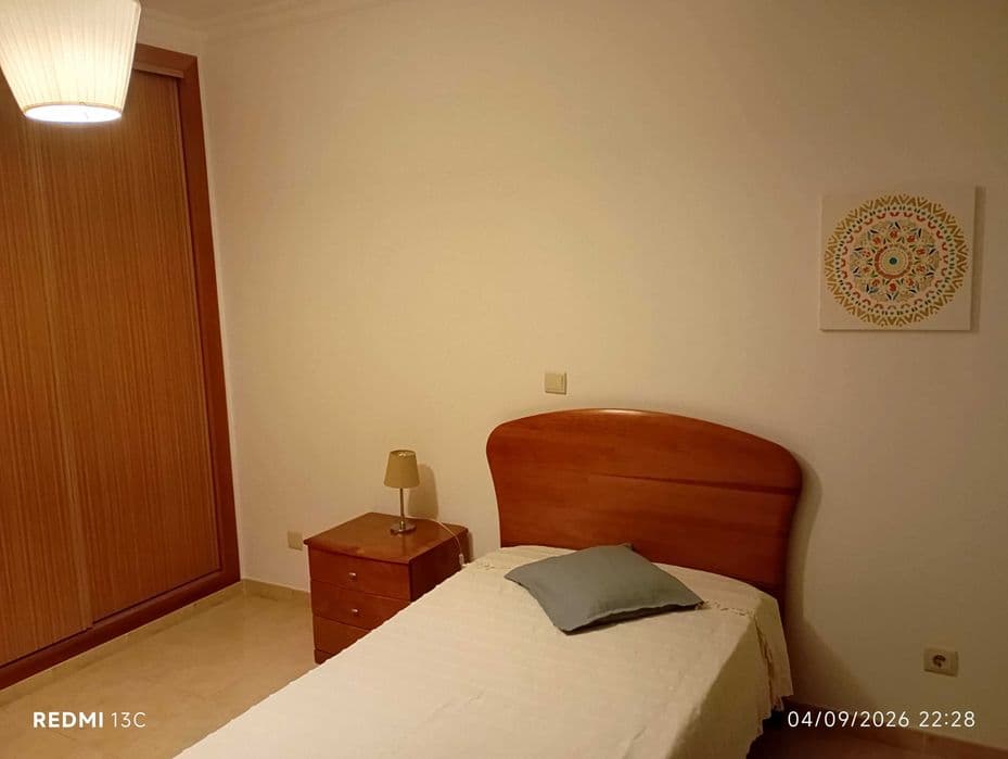 Quarto com varanda e WC privado perto do Campus da Penha