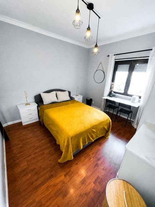 Quarto de casal no Cacém