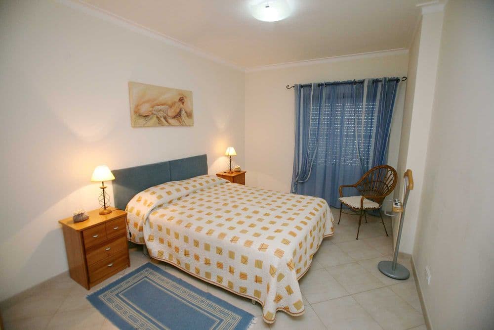 T1 mobilado no centro de Alvor