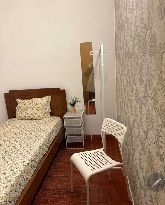 Quarto mobilado perto do metro na Póvoa de Varzim — imagem 1