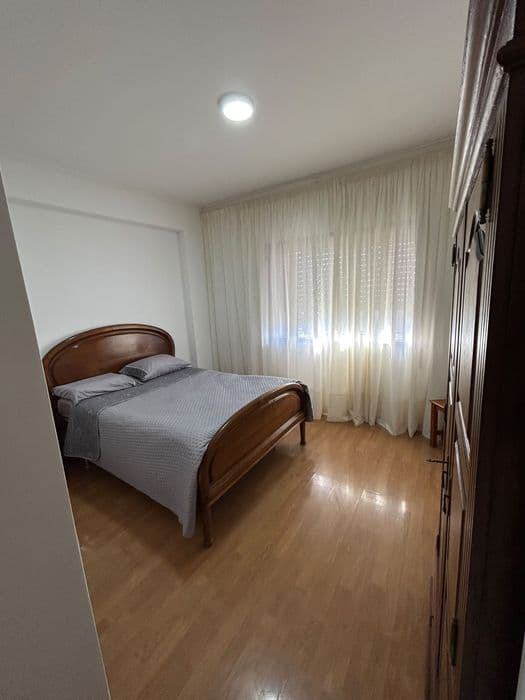 Quarto com WC privativo em Rio Tinto — imagem 1