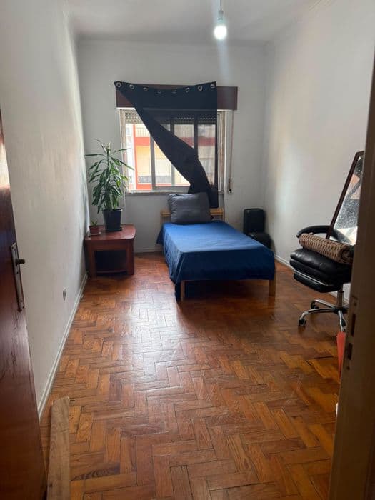 Quarto mobilado em São João da Talha