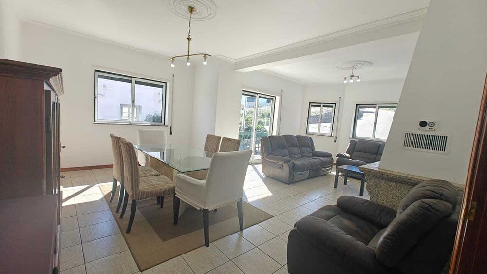 T4 duplex mobilado com jardim em São Pedro do Sul — imagem 1