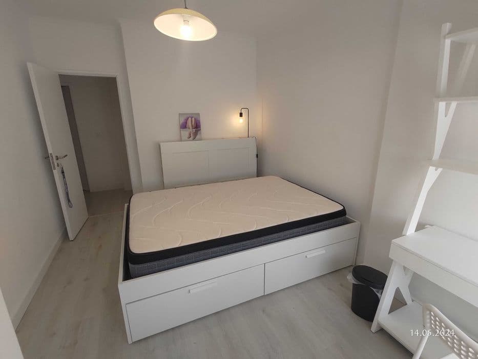 Quarto individual para senhora no Cacém