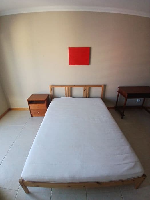 Quarto mobilado em São Marcos