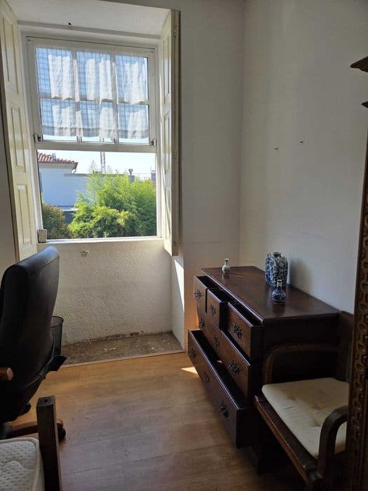 Quarto para estudante rapaz perto da Universidade Católica