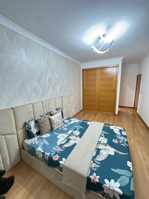 Quarto em suíte com varanda em Odivelas