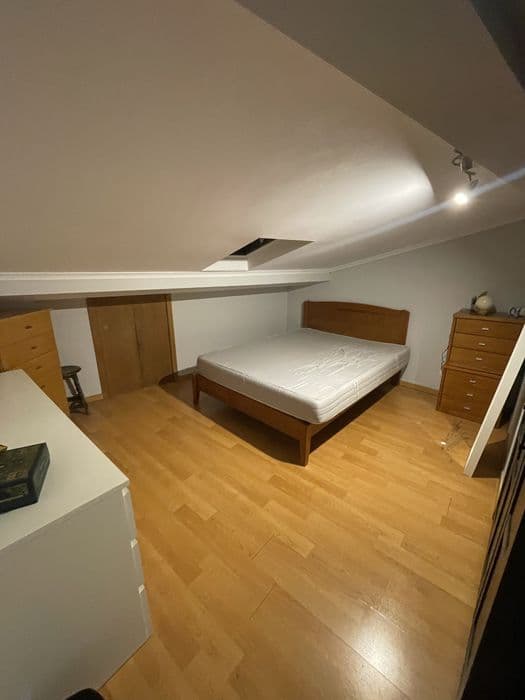 Quarto individual num sótão em Torres Vedras