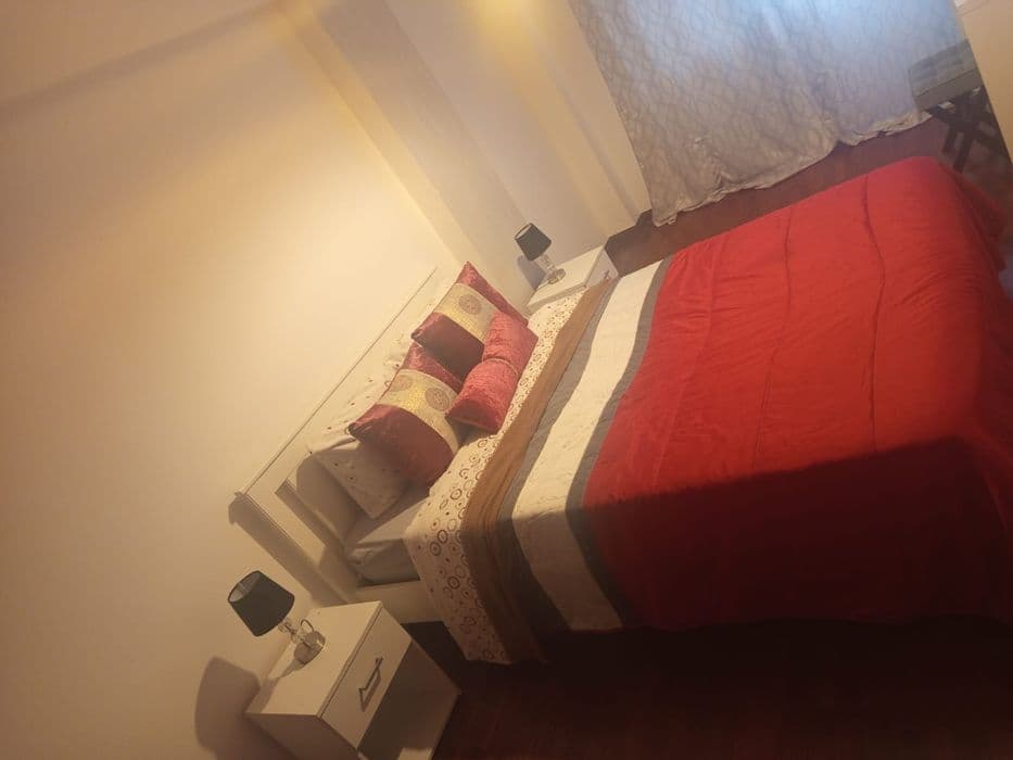 Quarto para casal em Monte Abraão