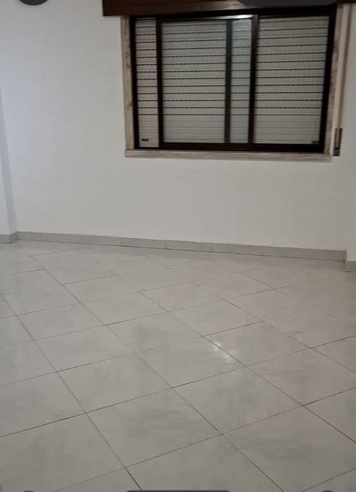Quarto em habitação familiar no Cacém