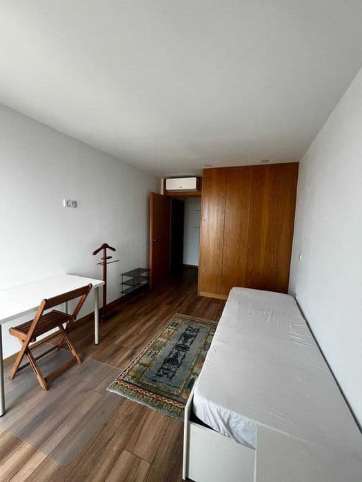 Quarto na Avenida Fernão de Magalhães
