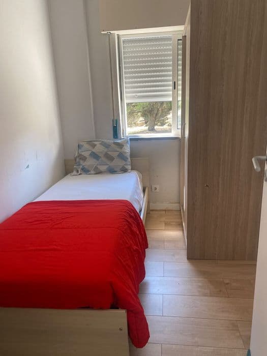 Quarto individual em Rio de Mouro
