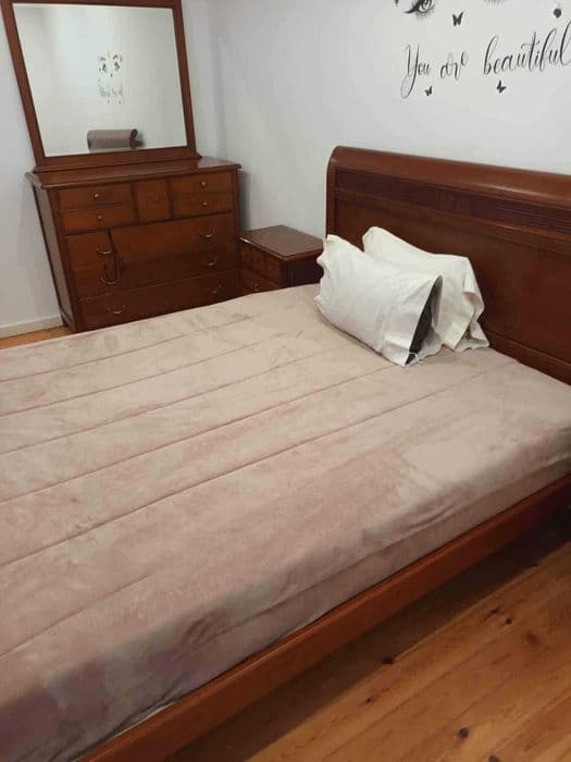 Quarto mobilado na Venteira