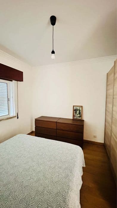 Quarto mobilado em Monte Abraão
