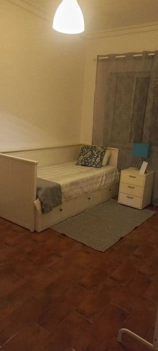 Quarto equipado em Monte Abraão
