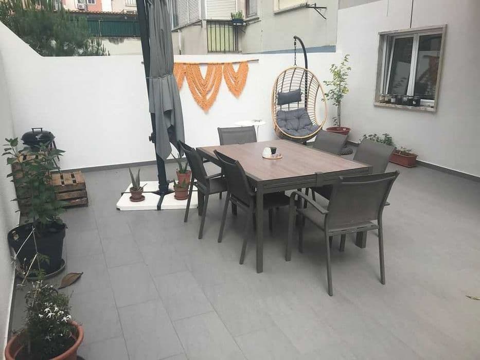 T3 renovado com terraço em Odivelas