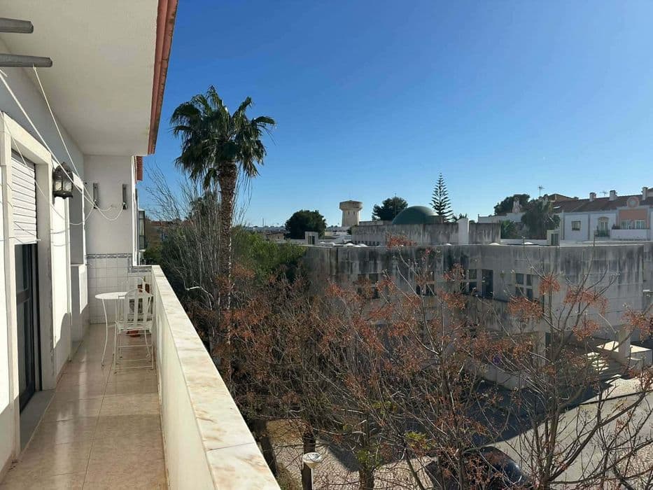 T2 mobilado com duas varandas em Vila Real de Santo António